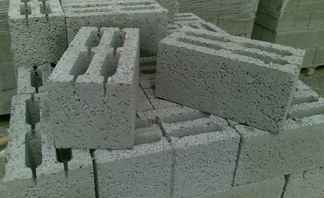 Comment Est Fabriqué le Bloc de Béton?